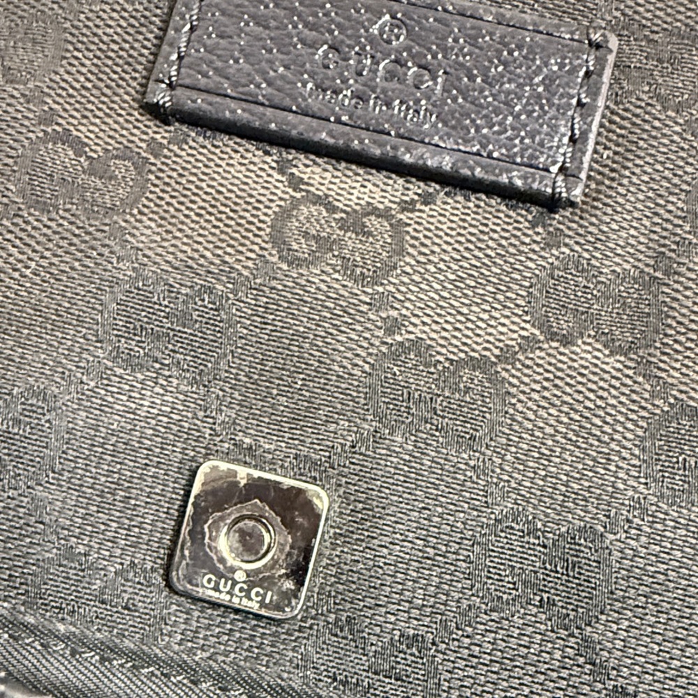 Gucci Sherry Line Black Messenger Bag with Iconic Green and Red Adjustable Strap - Picture 13 of 16